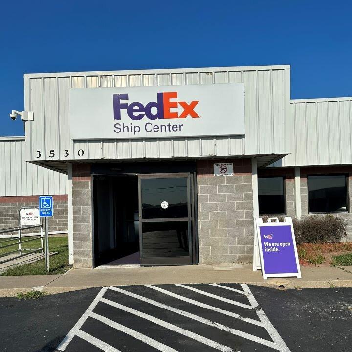 FedEx Ship Center