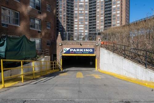 Centerpark Parker Towers Garage