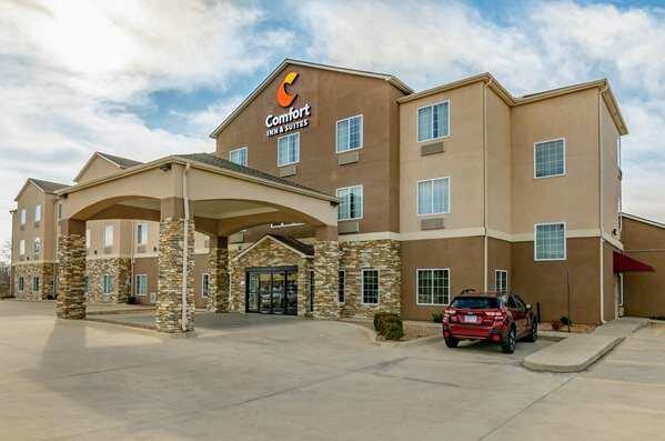 Comfort Inn & Suites Near Bethel College