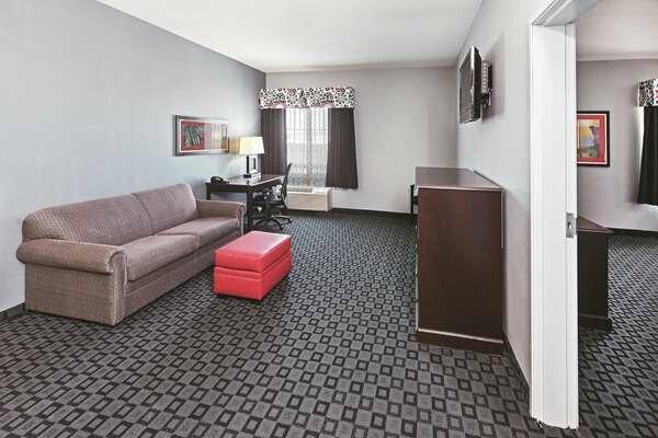 La Quinta Inn & Suites By Wyndham Decatur