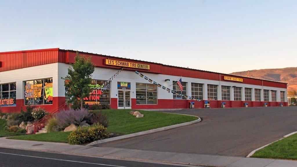 Les Schwab Tire Center