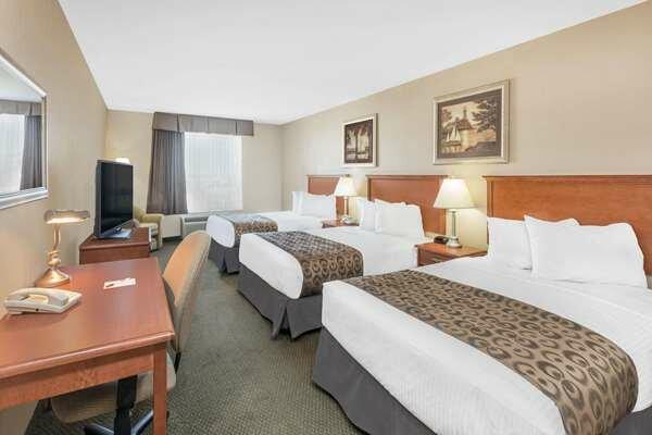 Ramada By Wyndham Clairmont/Grande Prairie