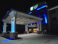 Holiday Inn Express & Suites Nevada, an IHG Hotel