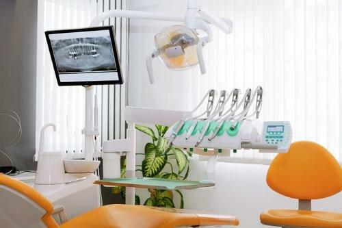 Mirror Cosmetic Dentistry