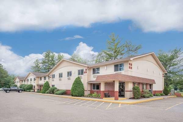 Super 8 By Wyndham Queensbury Glens Falls/Lake George Area