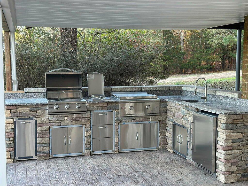 Utopia Grilling, Outdoor Kitchens and Frames