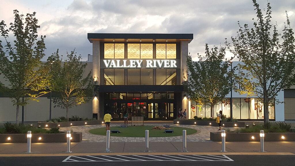 Valley River Center, A Macerich Property