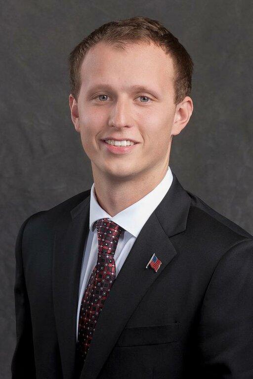 Edward Jones - Financial Advisor: Daniel A Pearce