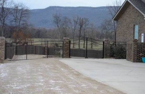 Creative Fence & Containment