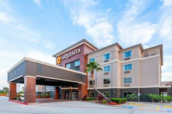 La Quinta Inn & Suites By Wyndham Houston Channelview