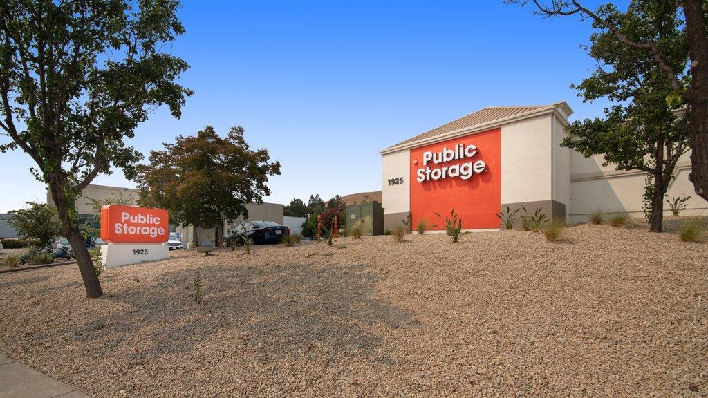 Public Storage