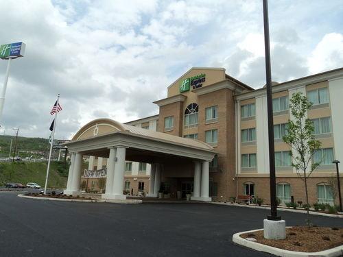 Holiday Inn Express & Suites Dickson City - Scranton, an IHG Hotel