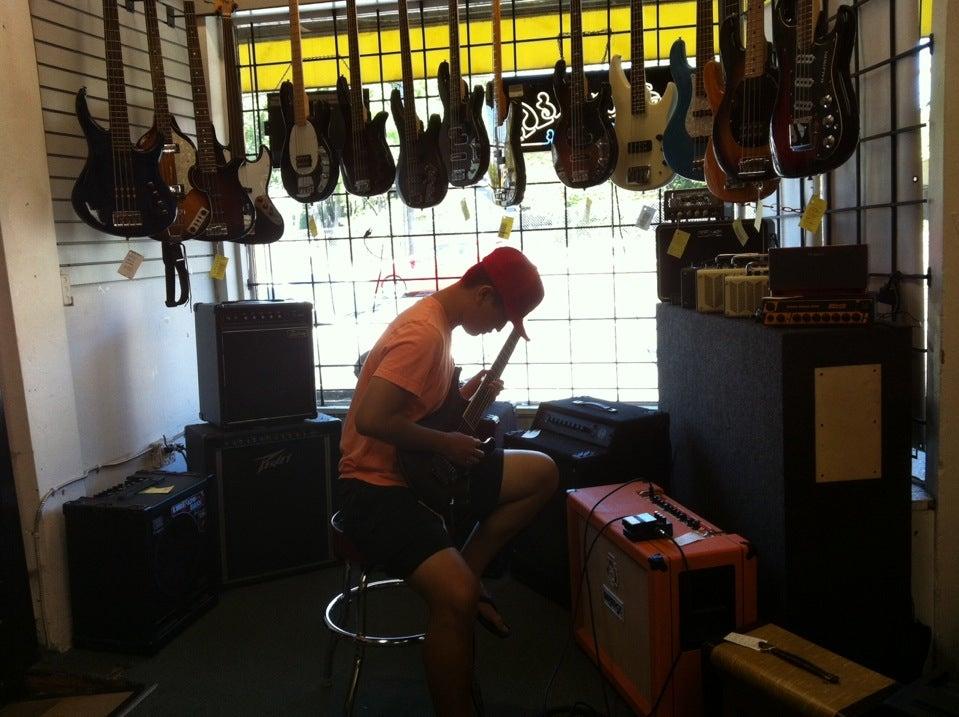 Rufus' Guitar Shop