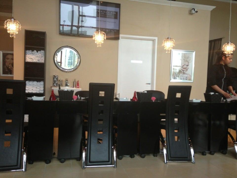 Vixen Nails Salon Spa - Mississauga