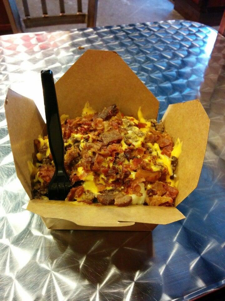 Smoke's Poutinerie