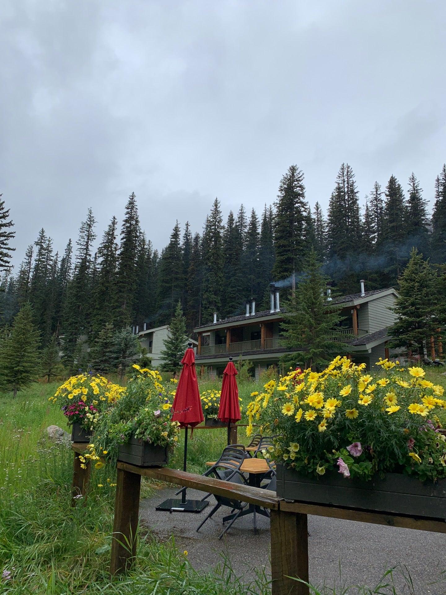 Moraine Lake Lodge