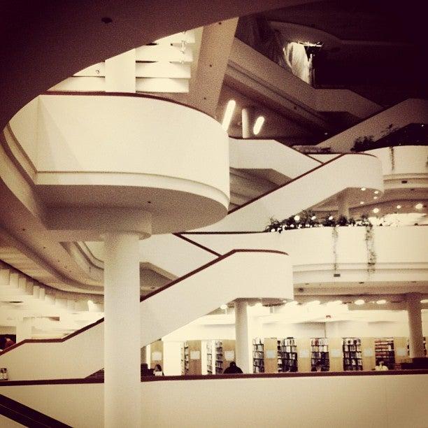 Toronto Reference Public Library