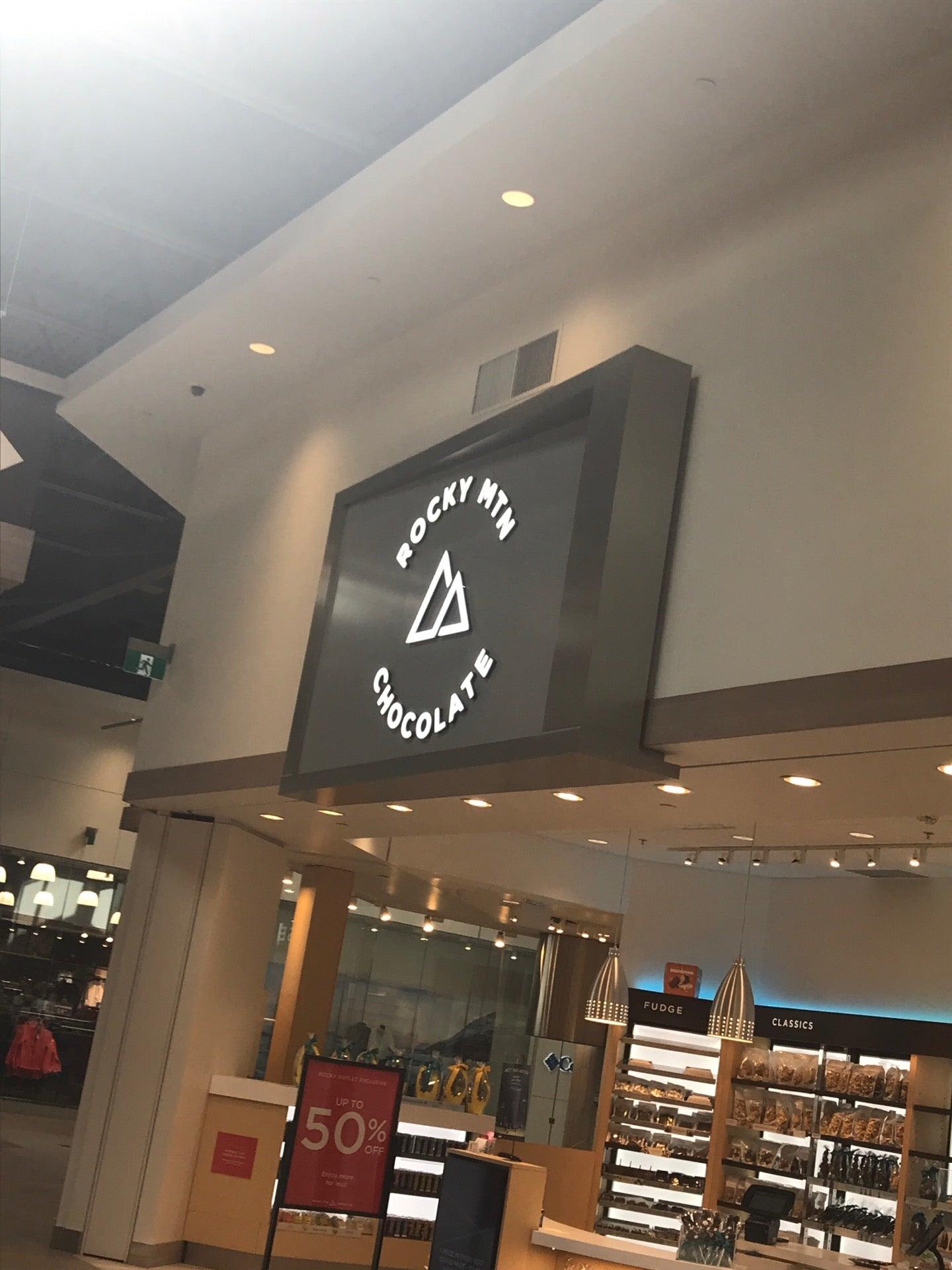 Premium Outlet Collection Edmonton International Airport