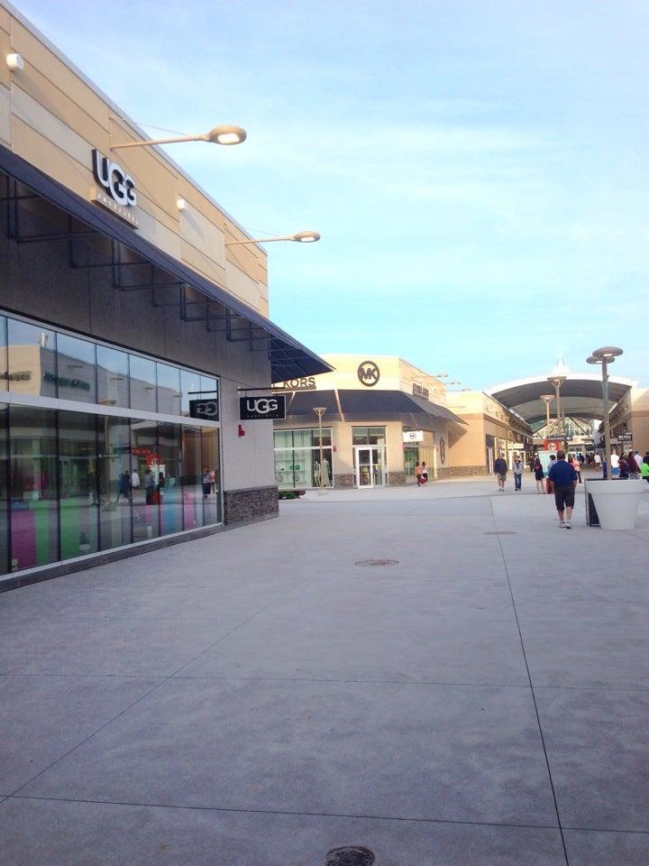 Outlet Collection at Niagara