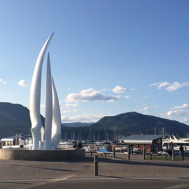 Ogopogo Parasail