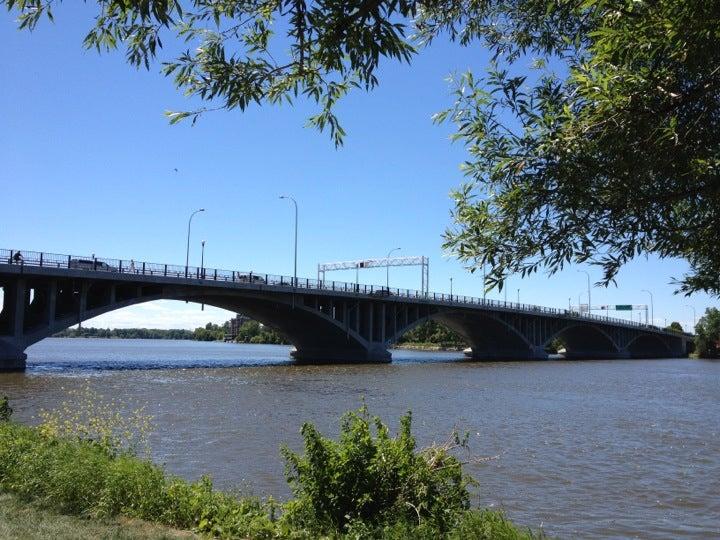 Pont Viau