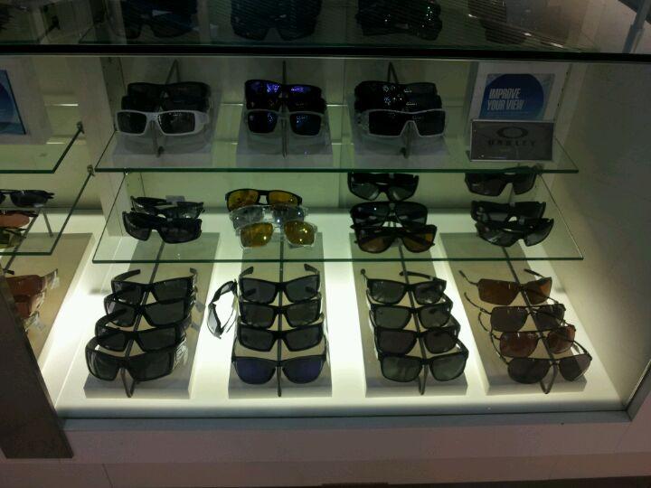 Sunglass Hut