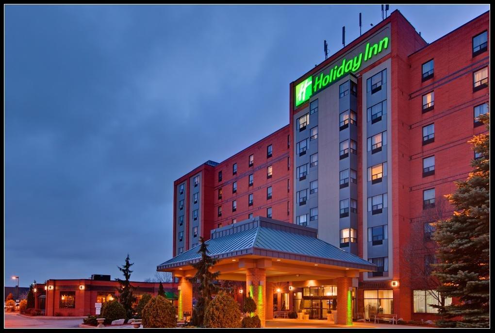 Holiday Inn & Suites Windsor (Ambassador Bridge), an IHG Hotel