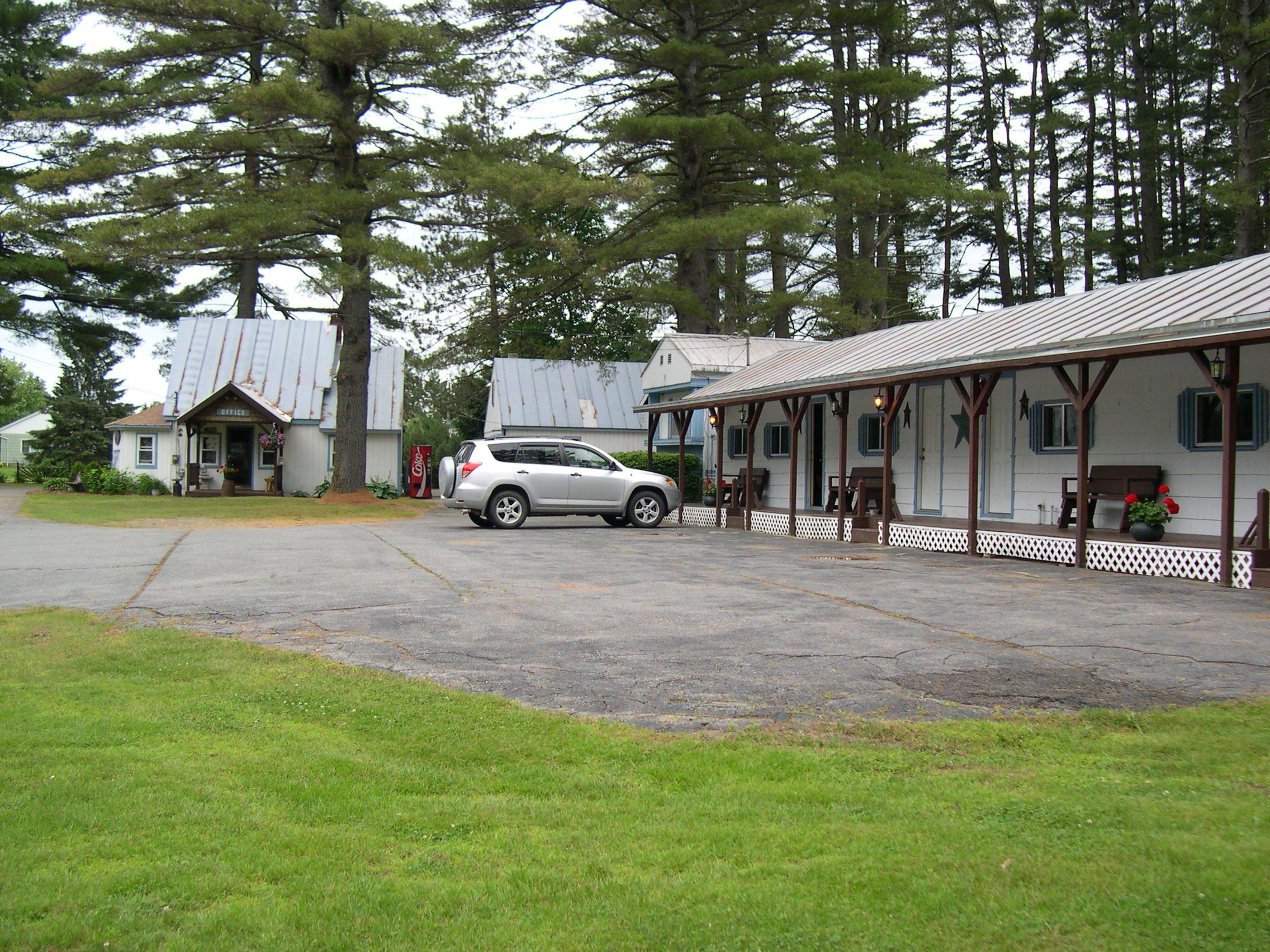 Whispering Pines Motel