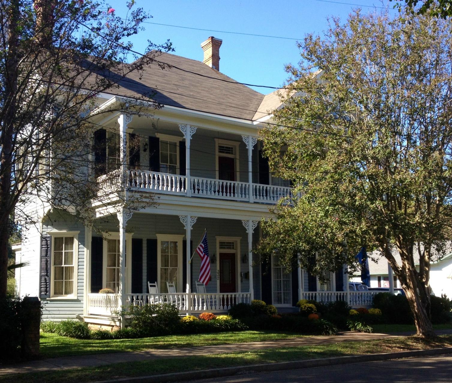 Maison Louisiane Historic Bed and Breakfast