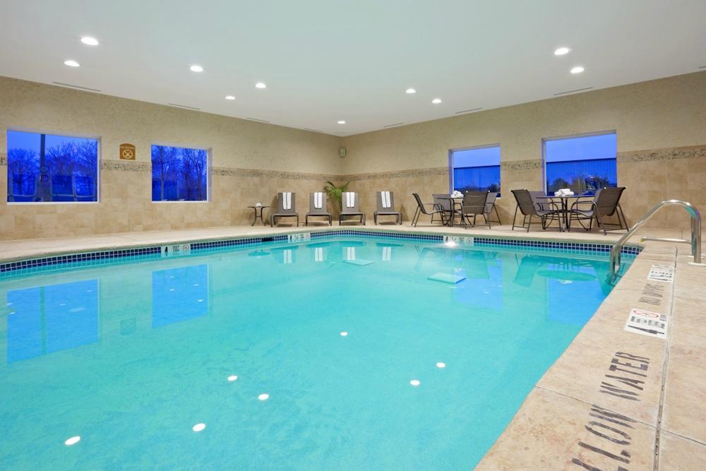 Holiday Inn Express & Suites West Long Branch - Eatontown, an IHG Hotel