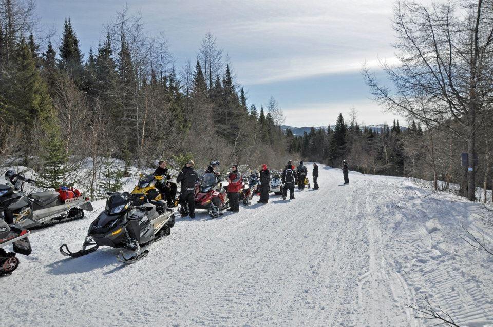 Rugged Edge - Snowmobile & Sxs Tours