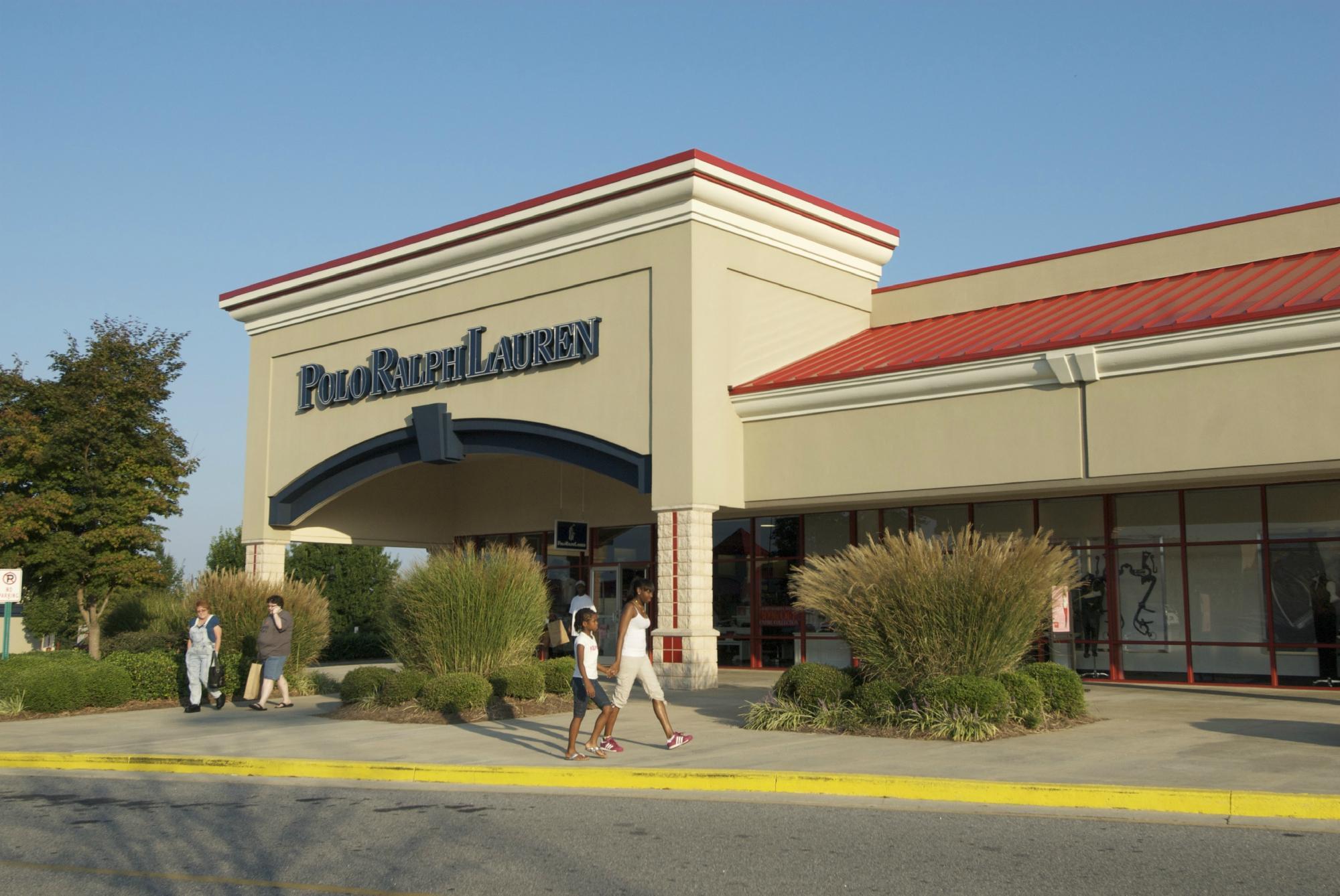 Tanger Outlets Commerce