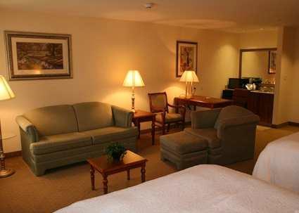 Hampton Inn & Suites College Station/US 6-East Bypass