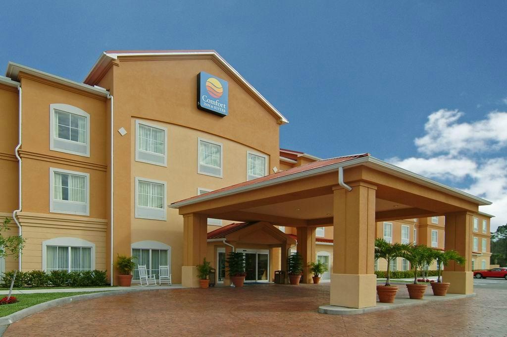 Comfort Inn & Suites Airport