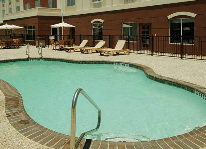 Holiday Inn Express & Suites Uvalde, an IHG Hotel