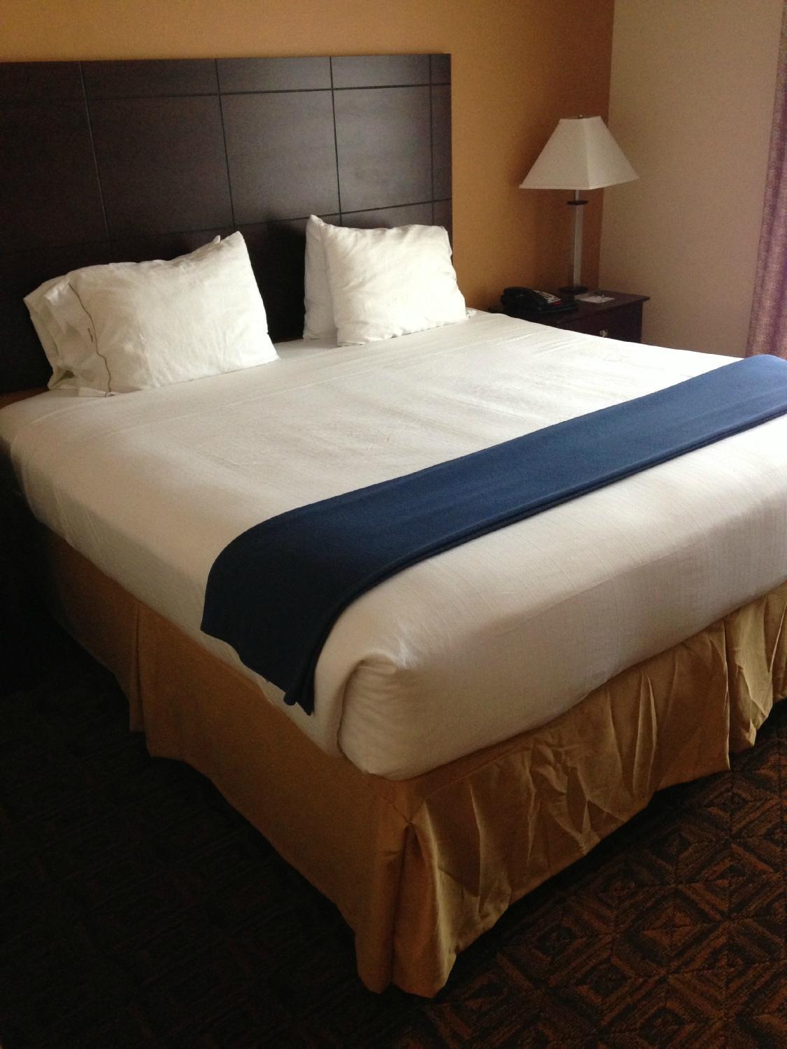 Holiday Inn Express & Suites Cincinnati - Mason, an IHG Hotel