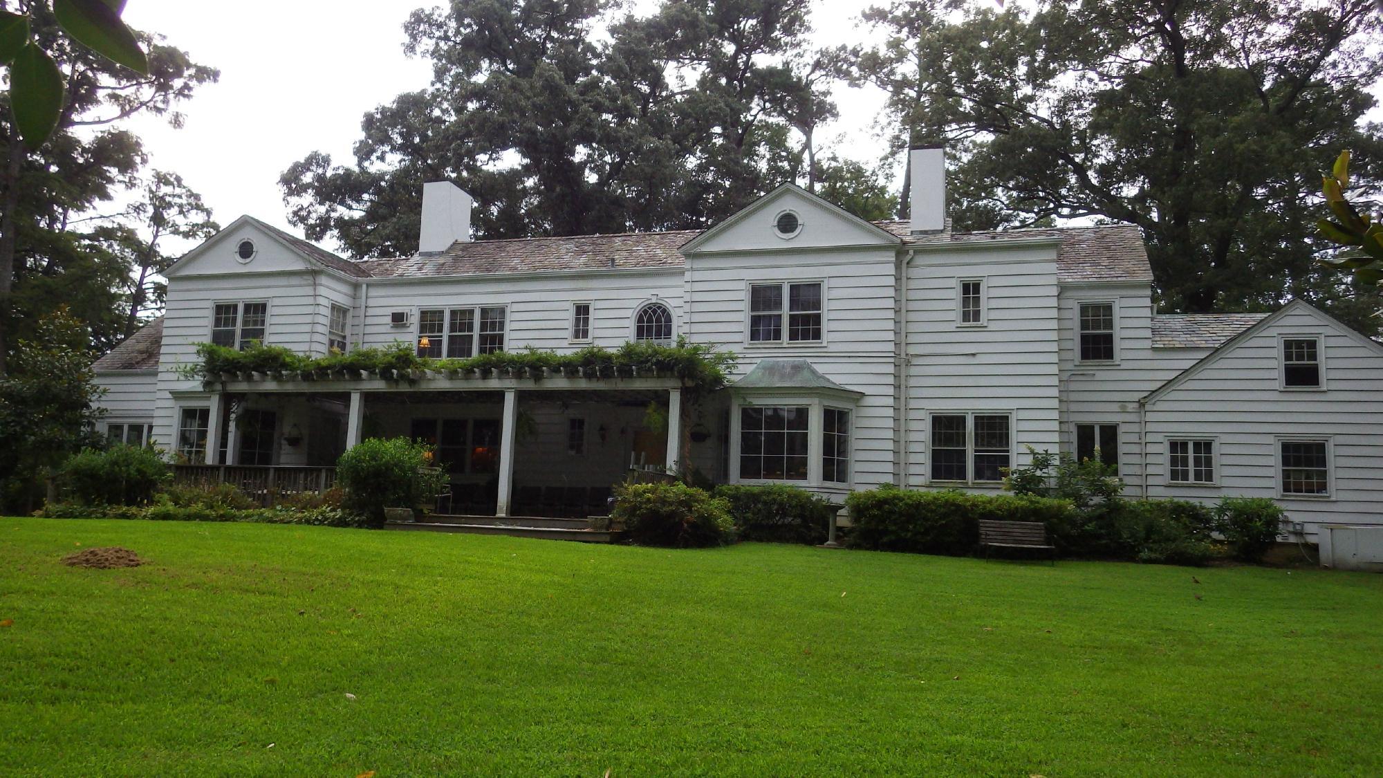 Pond House Inn