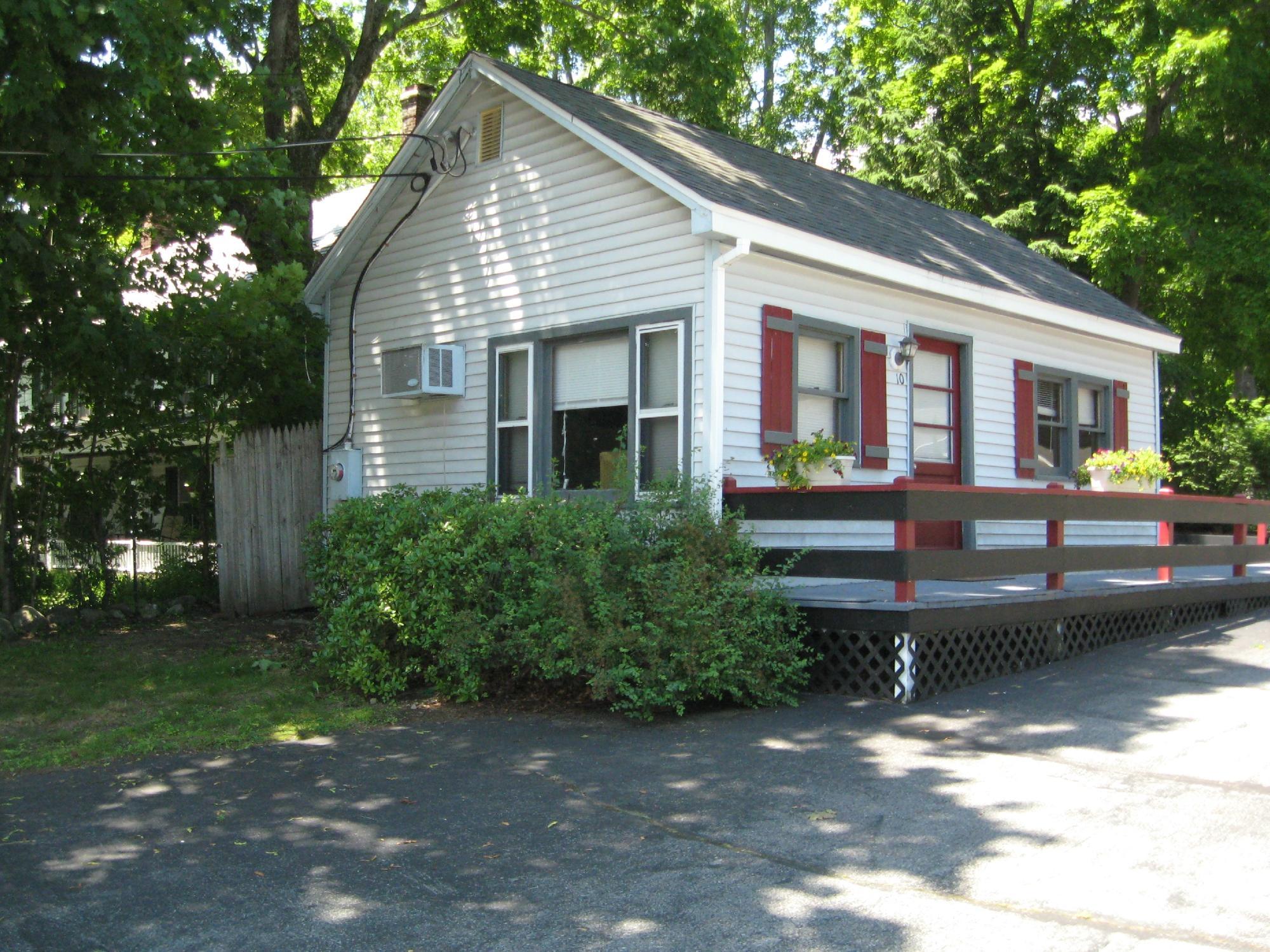 Colonial Court Motel