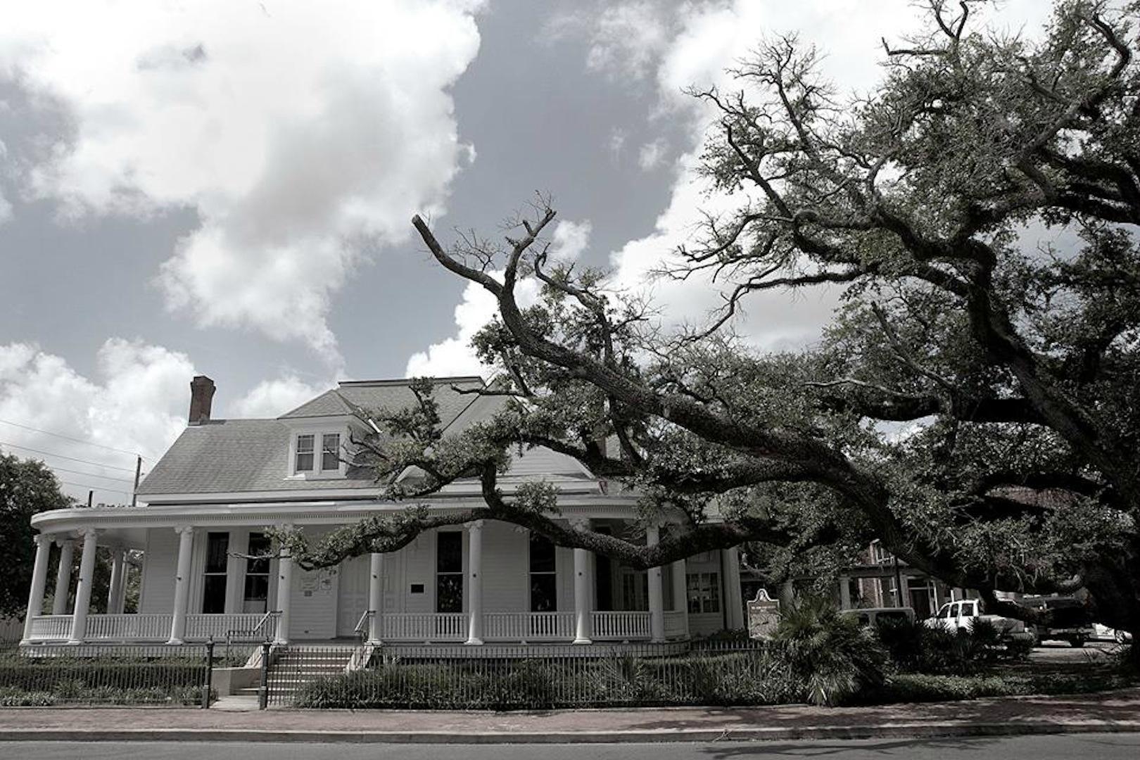 River Oaks Square Arts Center