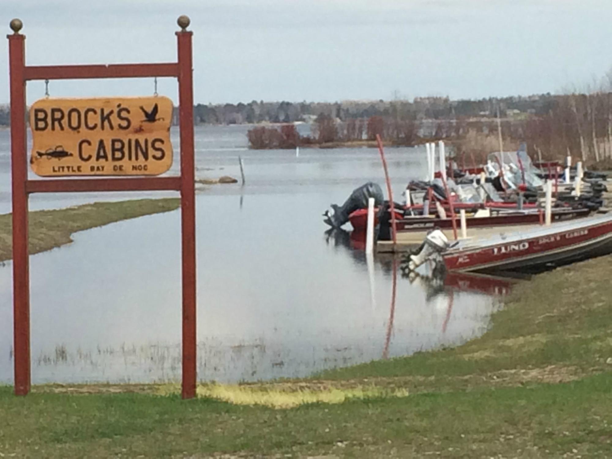 Brock's Lakeshore Cabins