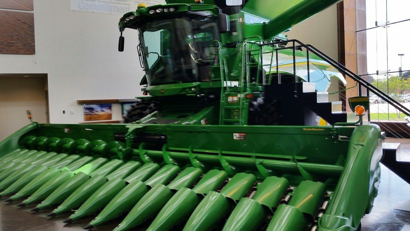 John Deere Harvester Works Factory Tour