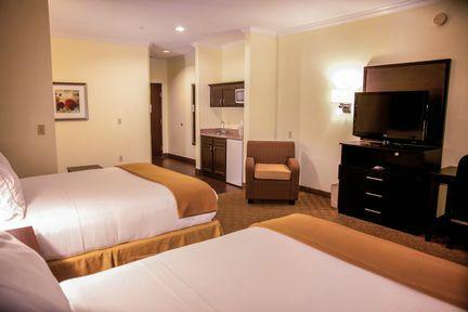 Holiday Inn Express & Suites Houston North InterContinental, an IHG Hotel