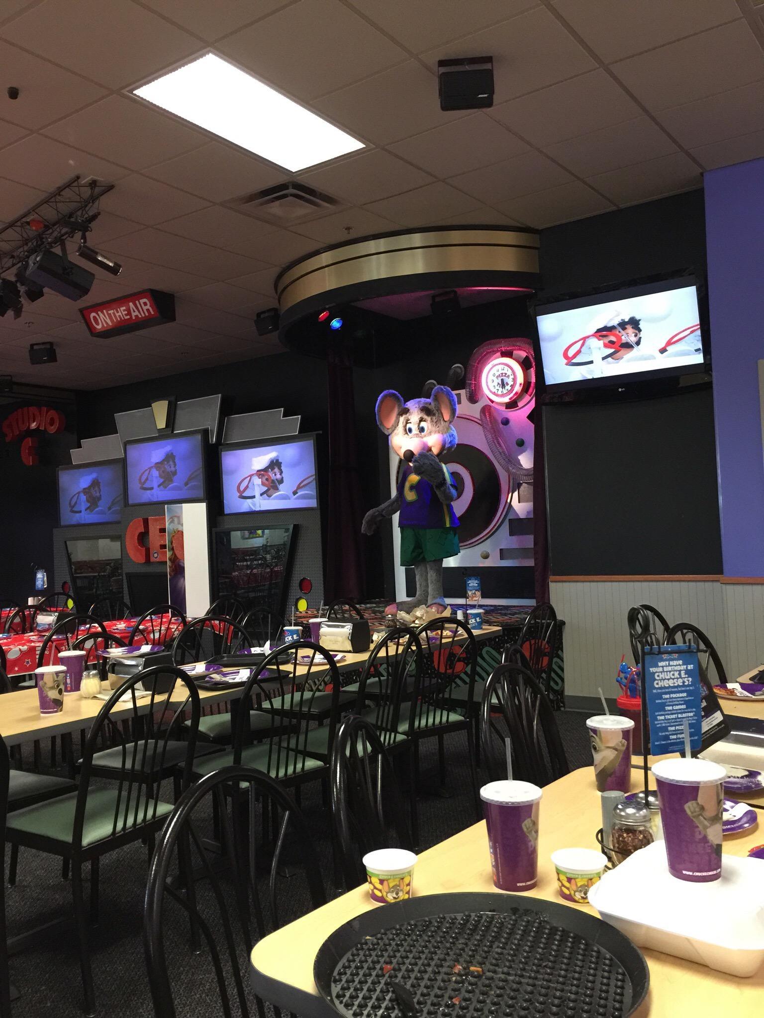 Chuck E Cheese's