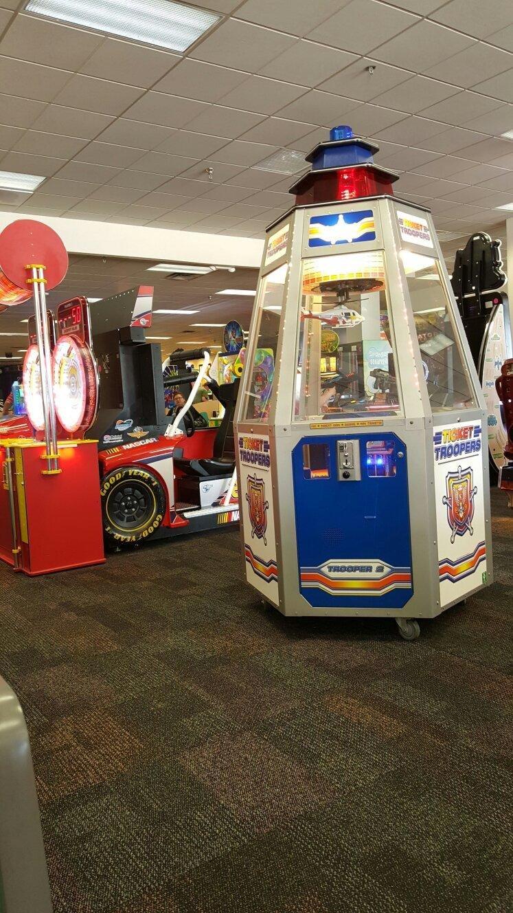 Chuck E Cheese's