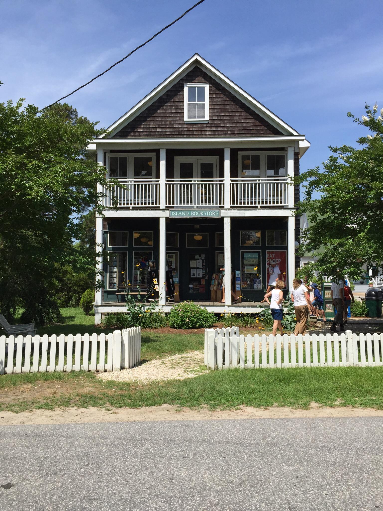 The Island Bookstore - Historic Corolla Village