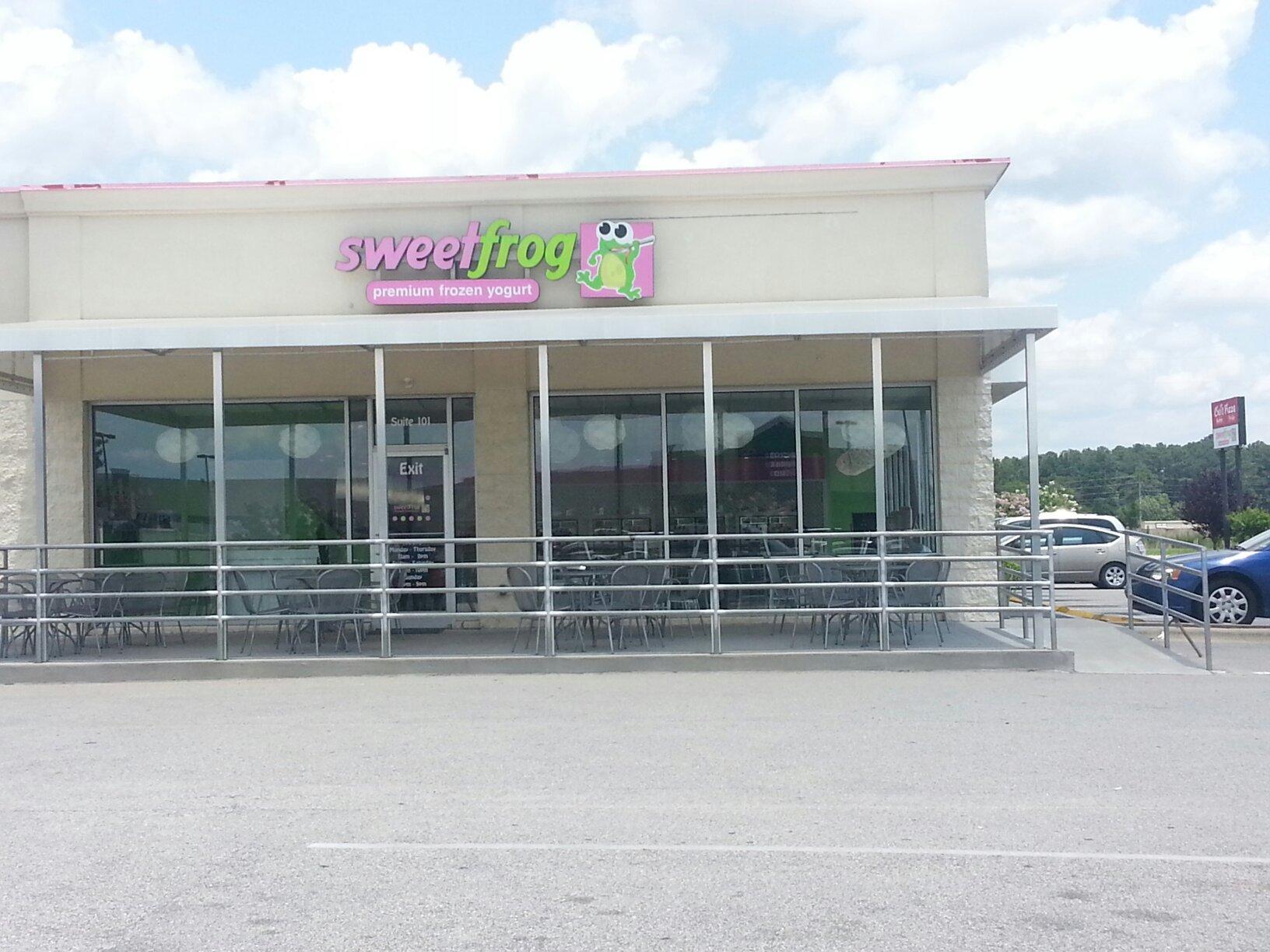 sweetFrog Premium Frozen Yogurt