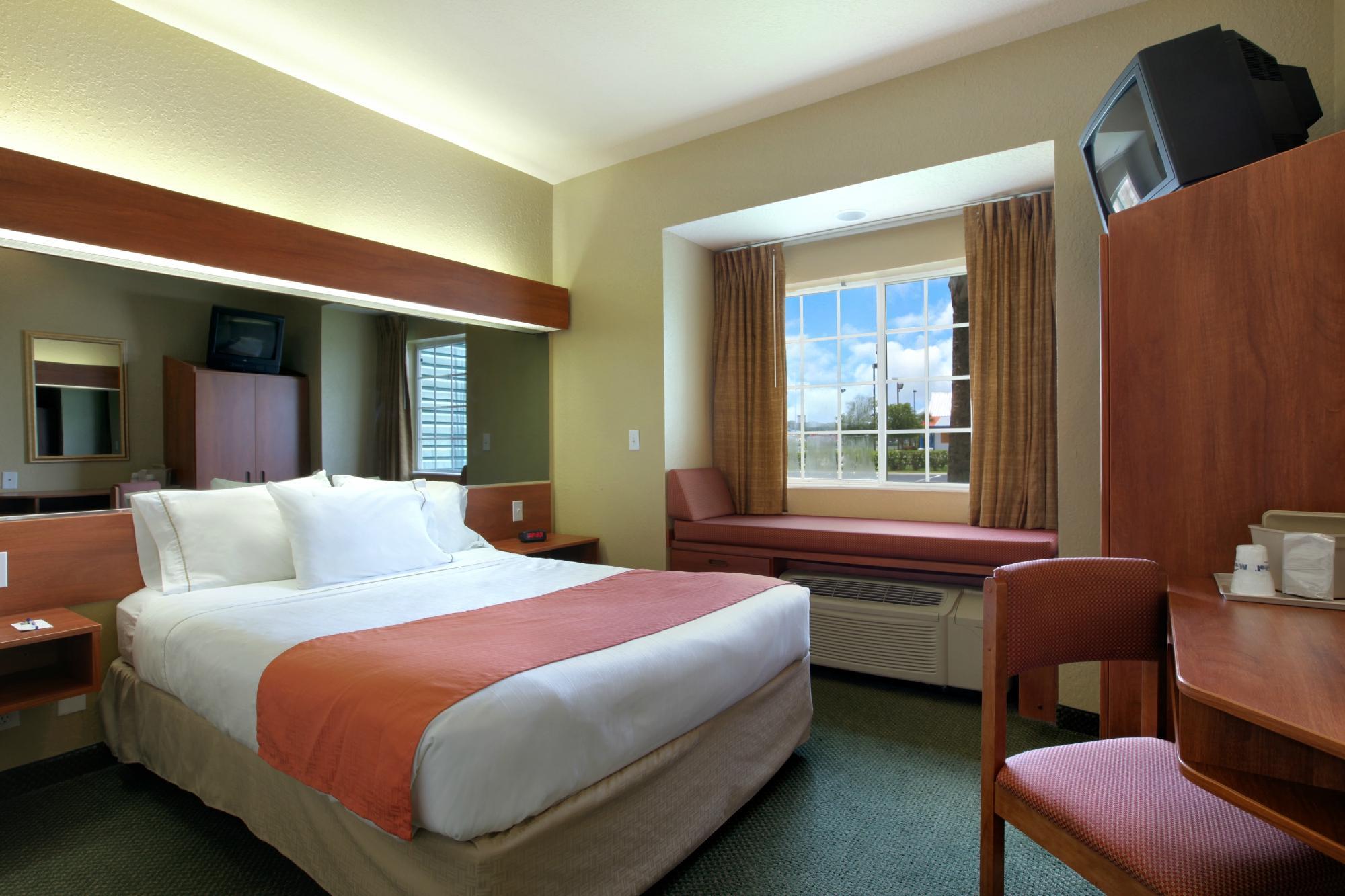 Microtel Inn & Suites By Wyndham Zephyrhills