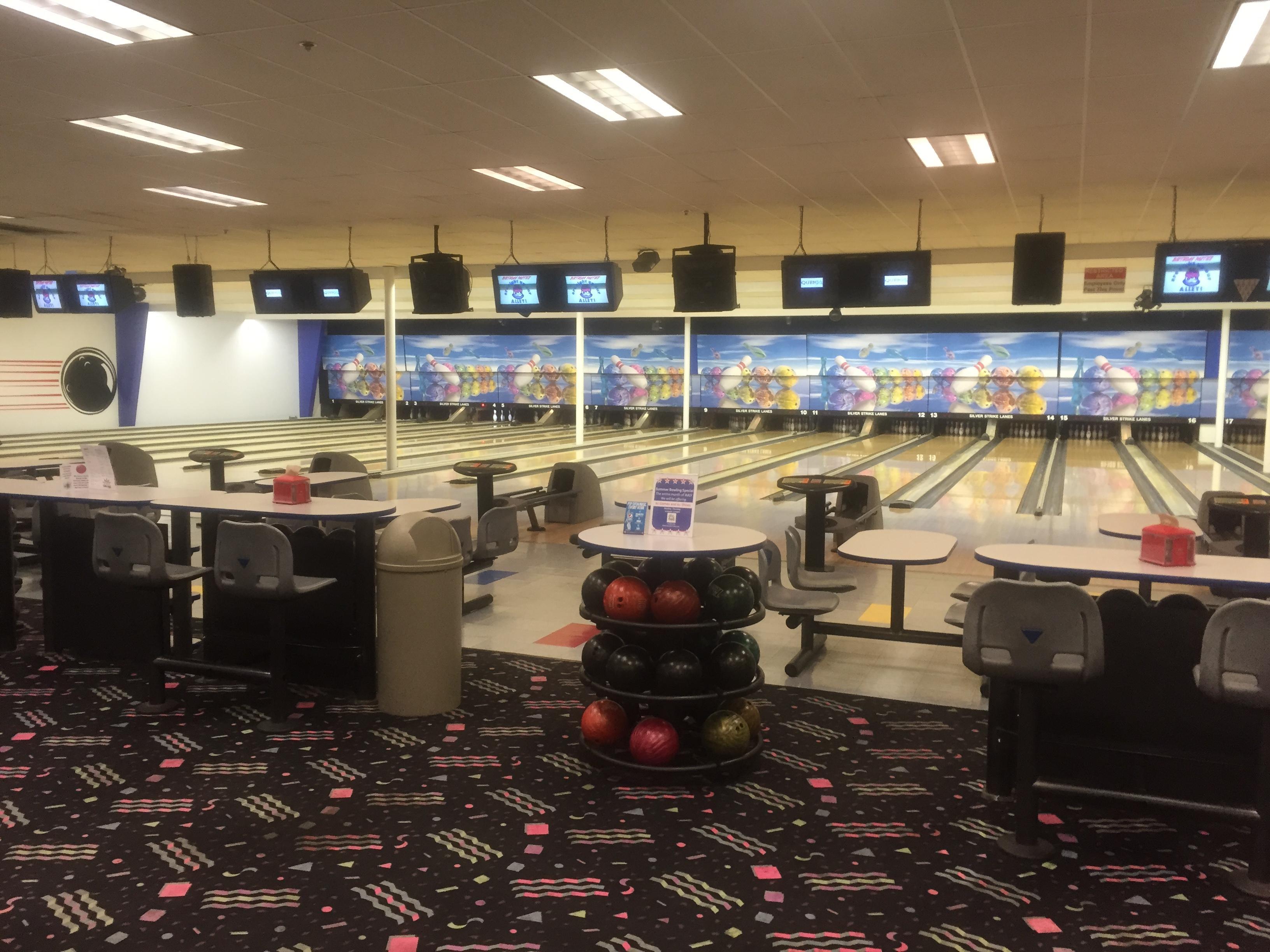 Wink's Silver Strike Lanes