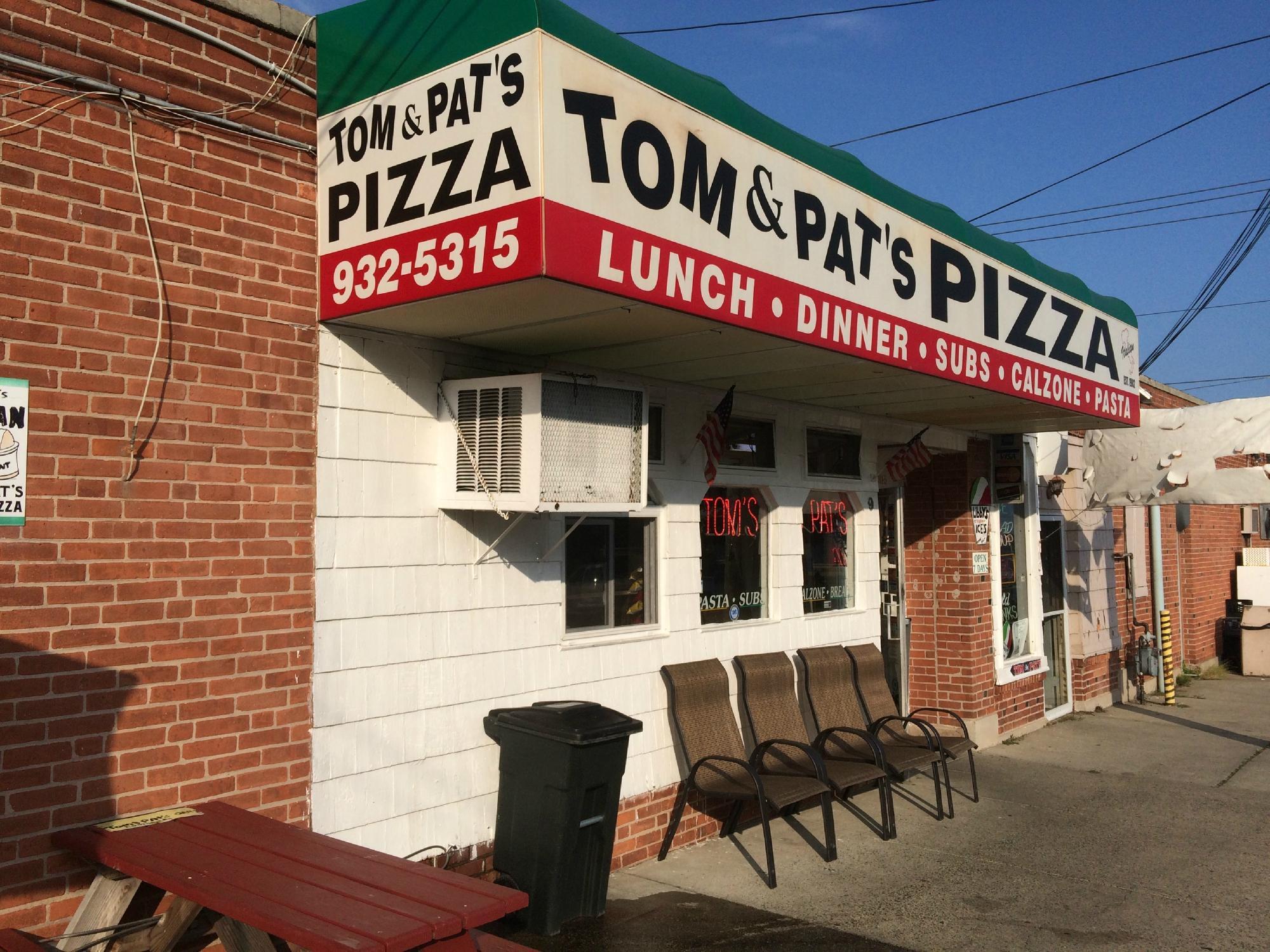 Tom's & Pat's Pizzeria