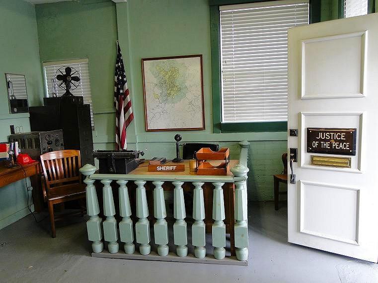 Mayberry Replica Courthouse